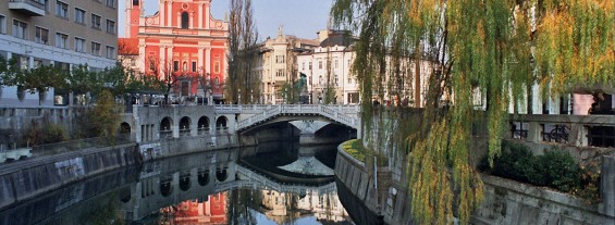view-of-preseren-sq.-from-river-ljubljana-tourism-d.wedam_